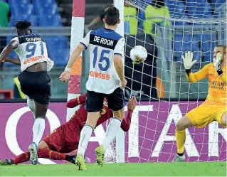  ??  ?? All’andata
Il gol di Zapata che ha aperto le marcature all’Olimpico. Il raddoppio è stato di de Roon