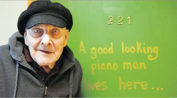  ?? PHOTOS: GERRY KAHRMANN ?? At the Youville seniors home, the doors to rooms of residents like Roy Vowels have been personaliz­ed, in this case by staff.
