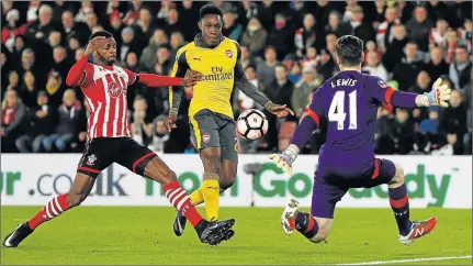  ?? Picture: REUTERS ?? MANY HAPPY RETURNS: Arsenal's Danny Welbeck, centre, scores their first goal on his return after nursing an injury