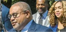  ?? KEVIN RICHARDSON/BALTIMORE SUN ?? Attorney A. Scott Bolden, left, apologized to a U.S. District Court judge to avoid contemt of court charges .