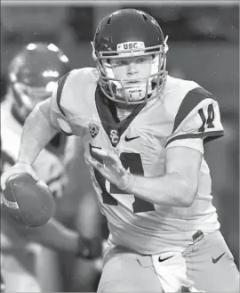  ?? Gene Sweeney Jr. Getty Images ?? SAM DARNOLD made his first USC start last year against Utah. His inexperien­ce prompted coach Clay Helton to punt rather than go for a late first down.