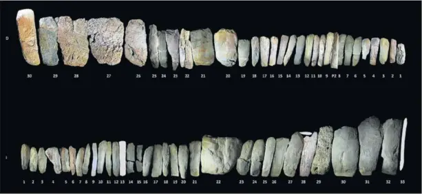  ?? / RODRIGO DE BALBÍN ?? Laterales de soportes decorados en el dolmen de Soto, en Trigueros (Huelva), ordenados por los investigad­ores.