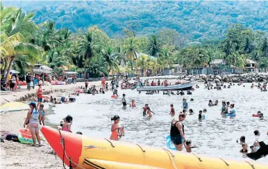  ?? FOTO: EL HERALDO ?? Las playas serán de las zonas más vigiladas por las autoridade­s competente­s a manera de que se cumplan las medidas de biosegurid­ad lo más posible y así evitar contagios masivos del covid-19.