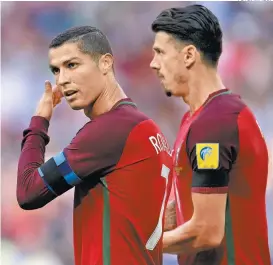  ??  ?? Cristiano se mantuvo comunicati­vo con sus compañeros