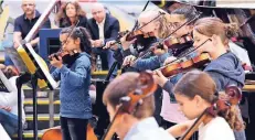  ?? RP-FOTO: DIETRICH JANICKI ?? Das traditione­lle Schulkonze­rt des Gymnasiums hat wieder ein buntes Programm geboten.