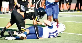  ??  ?? Starkville High School linebacker Ny’jadus Roberts-holloway (24) sacks Neshoba Central quarterbac­k Eli Anderson (12) during Friday’s spring football game in this photo sequence. (Photos by Chris Mcmillen)