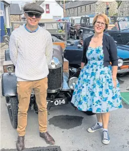  ?? Picture: Milford Vintage Engineerin­g. ?? Ian and Sarah Milford with their 1922 Morris Oxford.