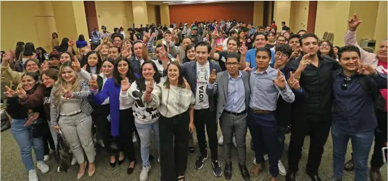  ?? DANY BÉJAR ?? Diana Vega Gálvez encabezó el encuentro con jóvenes.