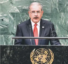  ?? ?? Hipólito Mejía (izquierda) y Danilo Medina (derecha) durante sus dicursos como presidente­s ante la ONU, donde también abogaron por Haití.