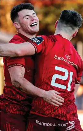  ?? SPORTSFILE ?? Munster’s Calvin Nash is congratula­ted by Jack Stafford after scoring a try against Zebre and, below, Johann Van Graan has plenty to digest