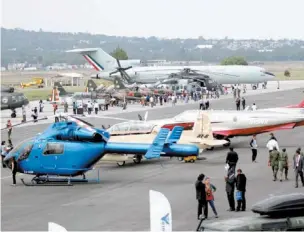  ??  ?? Aspecto de una de las recientes ferias de la industria aeroespaci­al en México.