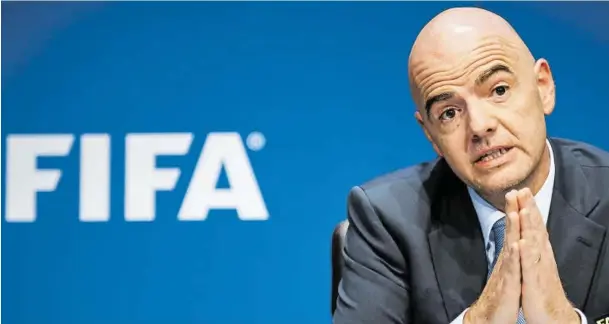  ?? BILD: SN/AFP ?? FIFA-Präsident Gianni Infantino will sich nächstes Jahr der Wiederwahl stellen – viele Fragen seiner ersten Periode bleiben aber offen.