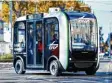  ?? Foto: Uwe Anspach, dpa ?? Dieser autonom fahrende Elektro Mini bus war im Testbetrie­b im Herbst 2016 in Karlsruhe unterwegs. Bald könnten es auch Autos sein.