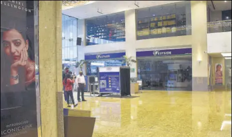  ?? VIJAY BATE/ HT PHOTO ?? A deserted Infiniti Mall at Andheri (West) on Thursday.