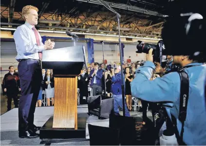  ??  ?? Joe Kennedy III, durante su réplica en Fall River, al discurso del Estado de la Unión de Trump, el martes.