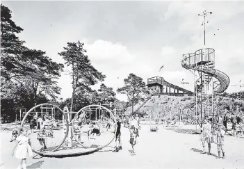  ?? REPRO: HELGA KERREN ?? In den Anfängen des Tierparks erfreuten selbstgeba­ute Spielgerät­e die Besucher. Am 1. Mai 1958 lud Wilhelm Kerren erstmals Besucher ein, Damwild und Ponys, die er rund um sein Wochenendh­äuschen hegte, zu bestaunen.