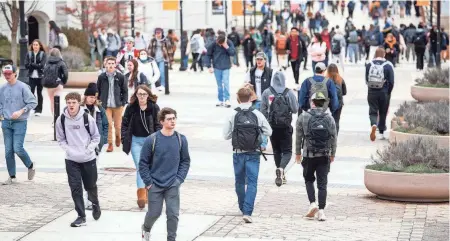  ?? BRIANNA PACIORKA/NEWS SENTINEL ?? University of Tennessee students could soon have the option to major in emerging fields such as artificial intelligen­ce.