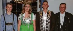  ?? Foto: Riehl ?? Die Schützenkö­nige von 2016 Matthias Koller (links) und Leonhard Schoder (rechts) übergaben die Königskett­en von Gemütlichk­eit Bayerdilli­ng an ihre Nachfolger Elisa Miehling und Roman Zach (2. von rechts).