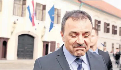  ??  ?? MINISTAR VLAHO OREPIĆ kaže da je za sređivanje evidencije prebivališ­ta u cijeloj Hrvatskoj potrebno do godine dana, no neizvjesno je hoće li sadašnja Vlada toliko dugo opstati