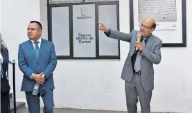  ?? ?? El historiado­r
Armando Díaz de Mora presentó una exposición