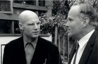  ?? ?? Alexandre Grothendie­ck discutant, dans les années 1960, avec le mathématic­ien Laurent Schwartz.
