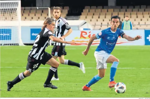  ?? MANUEL ARANDA ?? Bello se mostró muy crítico tras la derrota ante el Cartagena B en Chapín y subraya que el equipo no estuvo a la altura el domingo.