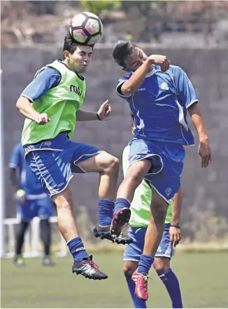  ??  ?? GRUPO. La selección sub-17 buscará un inédito pase a la Copa del Mundo de la categoría.