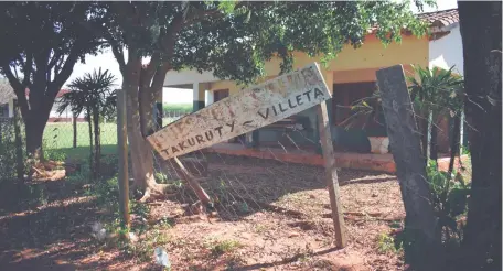  ??  ?? Puesto de Salud de la compañía Takuruty del distrito de Villeta, en total estado de abandono.