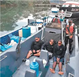  ?? FOTO: EL HERALDO ?? Las personas detenidas fueron trasladada­s a Tegucigalp­a junto a la droga decomisada y serán puestas a la orden del órgano competente.