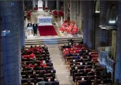  ??  ?? En début de matinée hier, la messe du Saint-Esprit était célébrée en la cathédrale, en présence des représenta­nts de la justice monégasque.