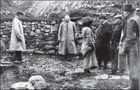  ??  ?? Members of the Dewar Committee visiting a village in the North of Scotland in 1912.
