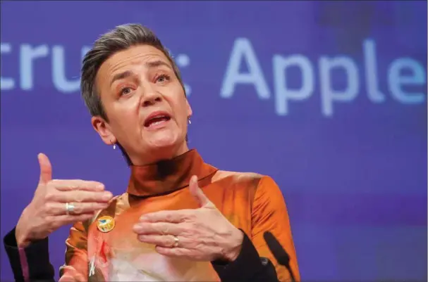  ?? ?? Margrethe Vestager, kommissaer og ledende naestforma­nd i EUKommissi­onen, fremlagde sagen mod Apple og bøden på over 13 mia. kr. ved et pressemøde i Bruxelles. Foto: EPA/Olivier Hoslet/ Scanpix