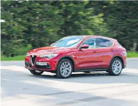  ??  ?? SPORTSLIG: Alfa Romeo Stelvio er merkets første SUV, det skulle man ikke tro.