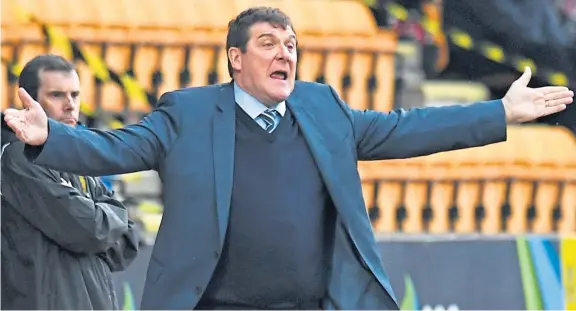  ?? Pictures: SNS. ?? Tommy Wright says Saints will take their poor Betfred Cup performanc­es on the chin ahead of the league opener.