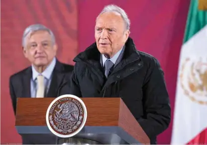  ??  ?? ACLARACIÓN.
Alejandro Gertz Manero, titular de la FGR, durante una conferenci­a matutina en Palacio Nacional.