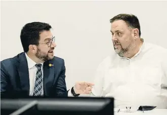  ?? David Zorrakino / E ?? Pere Aragonès i Oriol Junqueras durant una executiva d’ERC aquest mes