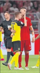  ??  ?? BORUSSIA DORTMUND osvojila je prvi trofej sezone, u Sperkupu je pobijedila Bayern 2:0