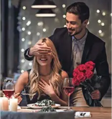 ?? FOTO: GEORGERUDY/GETTY IMAGES ?? Pred valentinov­im je dobila na stotine vabil moških, ki so hoteli najbolj romantični dan v letu preživeti z njo.