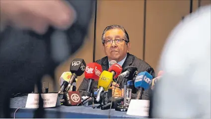  ?? CARLOS KLINGER / EXPRESO ?? Declaració­n. Alfonso Zambrano Pasquel, abogado de Hernández, dijo que ella se defenderá del “daño moral”.