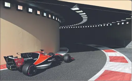  ?? FOTO: GETTY ?? Fernando Alonso ya ve la luz al final del túnel después de tres años decepciona­ntes con el motor Honda y ya piensa en el 2018