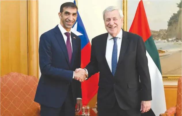  ?? WAM ?? ↑
Dr Thani Bin Ahmed Al Zeyoudi and Alberto van Klaveren during a meeting in Santiago.