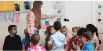  ?? Foto Ina Fassbender/Afp ?? Svet za etiko pri nemški vladi predlaga, da bi za zaščito najmlajših, ki še ne morejo biti cepljeni, in njihovih družin uvedli obvezno cepljenje proti covidu-19 za vgojitelje in učitelje.