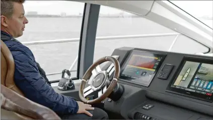  ??  ?? En attendant de proposer un système de stationnem­ent autonome, Volvo commercial­isera dès l’an prochain l’Assisted Docking, conçu pour faciliter et sécuriser les manoeuvres.