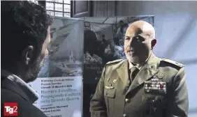  ??  ?? In tv L’intervista del generale Carmelo Covato, responsabi­le prevenzion­e dell’Esercito