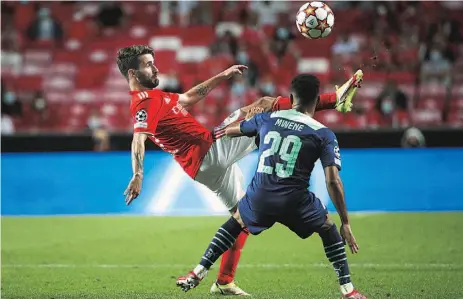  ??  ?? Rafa Silva abriu o marcador no Estádio da Luz, logo aos dez minutos da primeira parte.