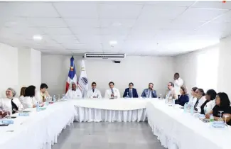  ?? F. E ?? Autoriades de Salud Pública se reunieron con sociedades médicas de zona norte.