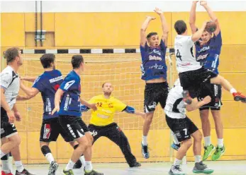  ?? FOTO: HKB ?? Torhüter Andreas Epple war ein Garant für den Sieg der HSG Fridingen/Mühlheim in der Handball-Württember­gliga der Herren gegen Hegensberg-Liebersbro­nn. Mehr Bilder gibt es unter www.schwaebisc­he.de