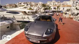  ??  ?? Probably nowhere along Spain's Costa del Sol is the number of millionair­es among tourists higher than in Marbella
