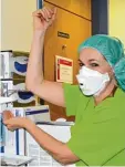 ?? Archiv Foto: Homann ?? Richtige Händehygie­ne ist bei Grippefäl len auch im Kreiskrank­enhaus in Dillin gen sehr wichtig. Im Bild Chefärztin Dr. Ulrike Bechtel.