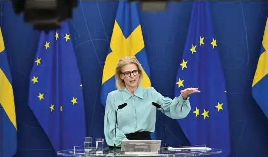  ?? BILD: ANDERS WIKLUND ?? Finansmini­ster Elisabeth Svantesson (M) presentera­r en ny ekonomisk prognos för svensk ekonomi.